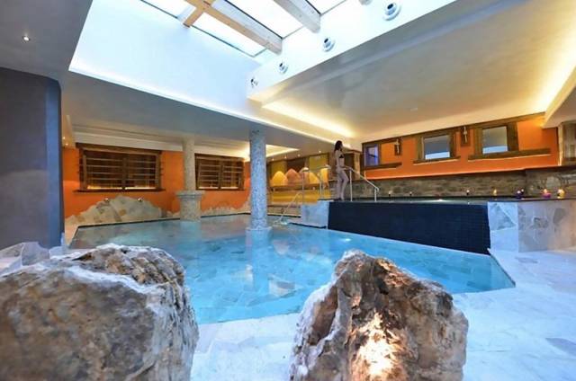Piscina interior