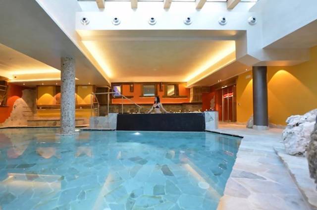 Piscina interior