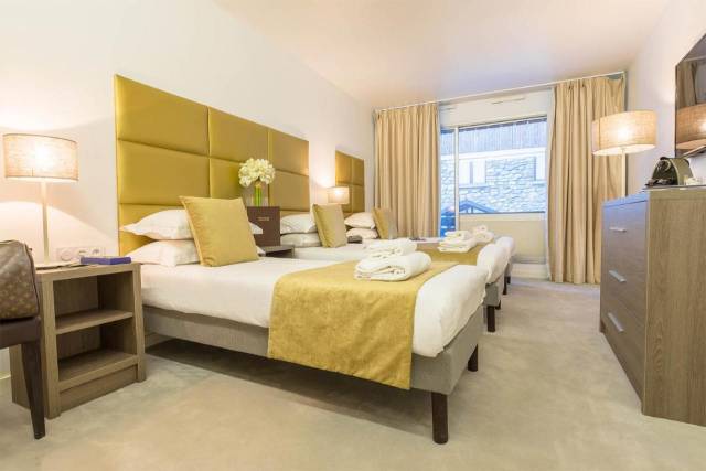 Duplo Superior com cama extra