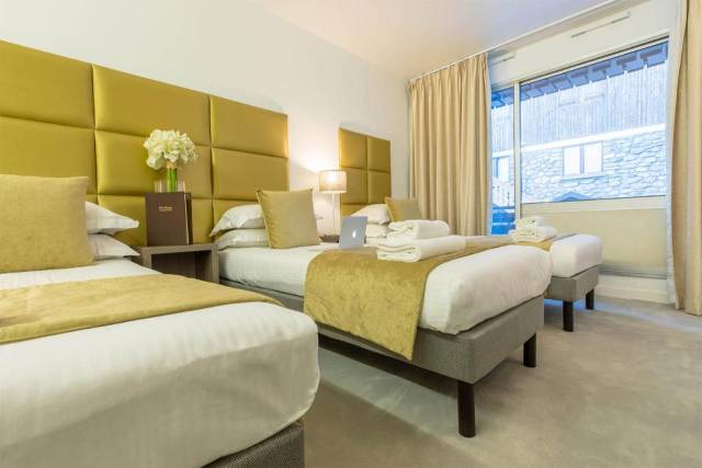 Duplo Superior com cama extra