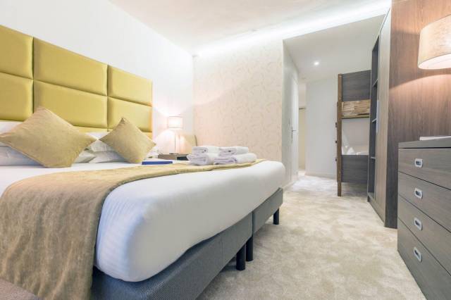 Quarto Quadruplo com beliche