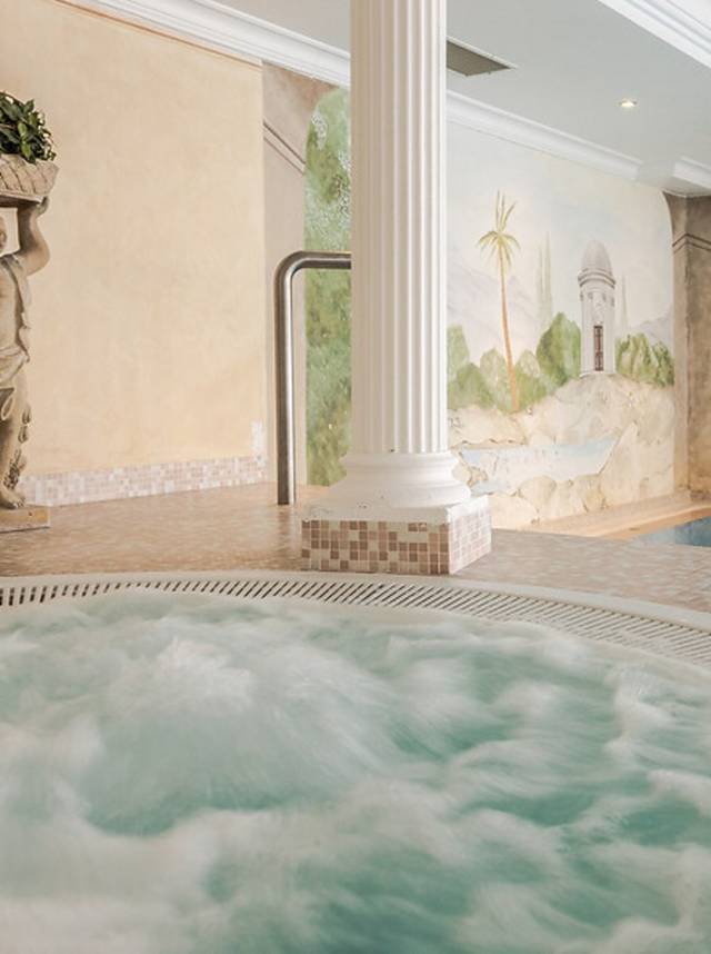 Jacuzzi