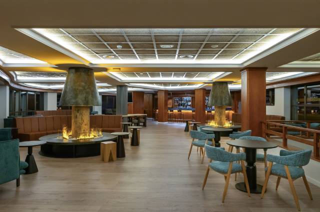 Lounge Bar