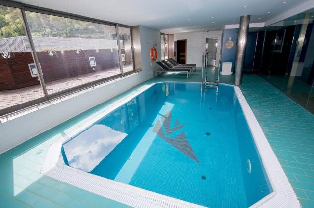 Piscina interior
