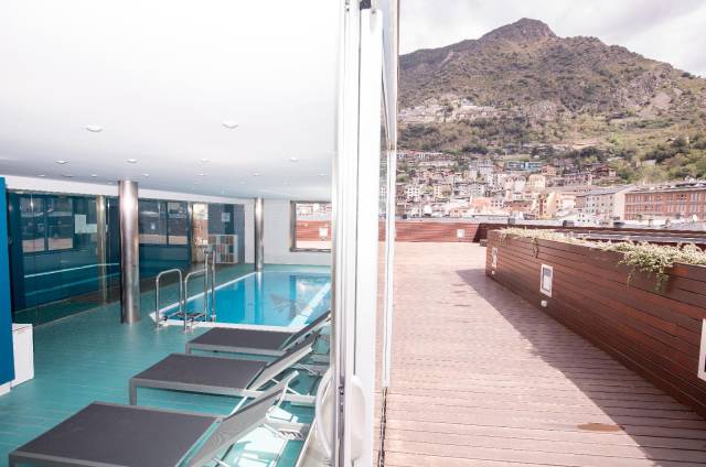 Piscina interior