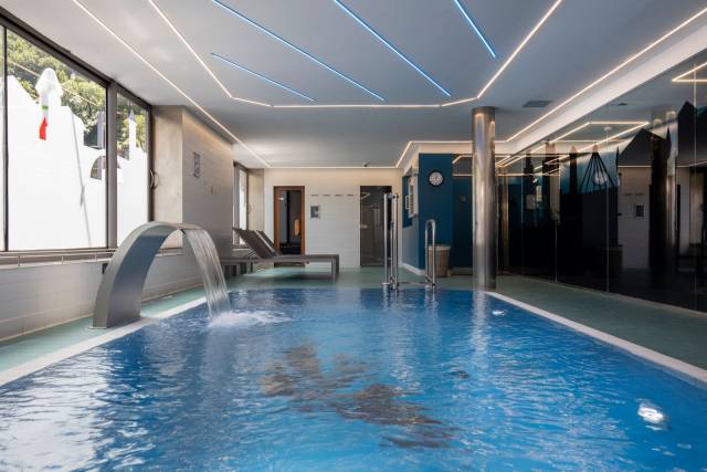 Piscina interior