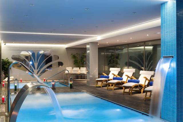 Piscina interior