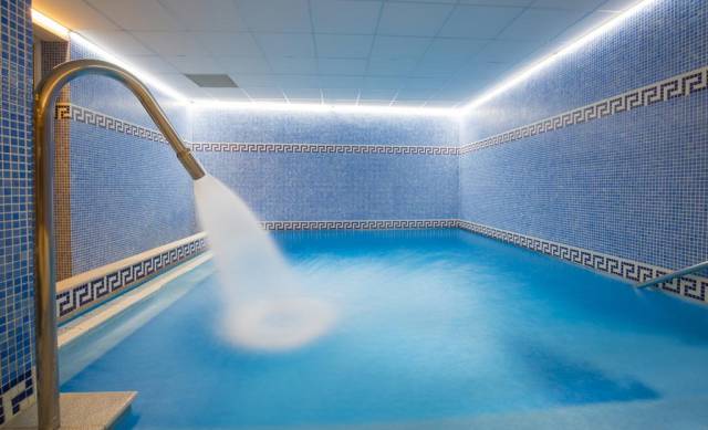 Piscina interior