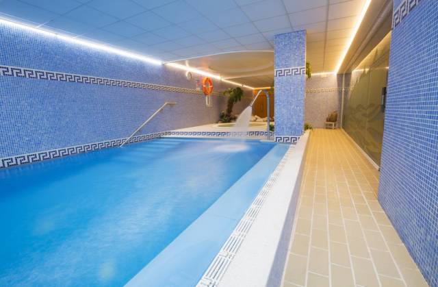 Piscina interior