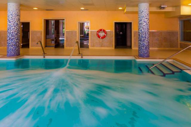 Piscina interior