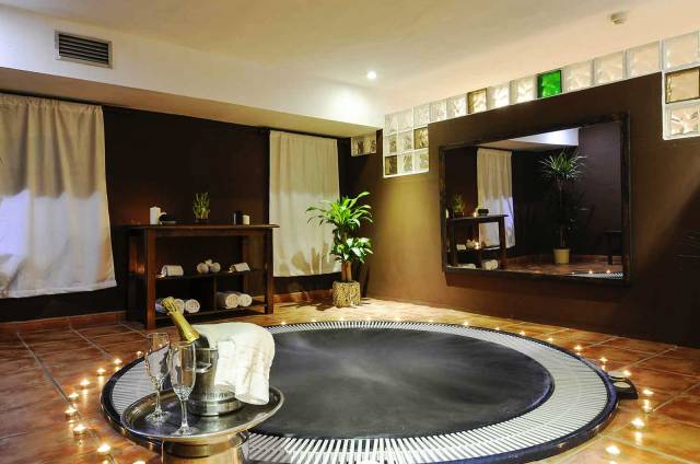 Jacuzzi