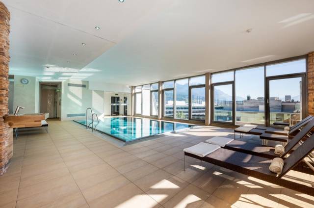 Piscina interior