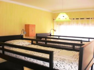 Peniche Beach House - Hostel