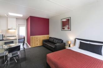 BEST WESTERN Hamilton Lakeside Motel