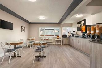 Travelodge by Wyndham Calgary South