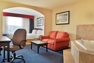 Holiday Inn Express & Suites Edson