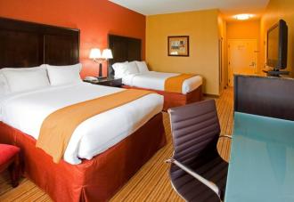 Holiday Inn Express & Suites C