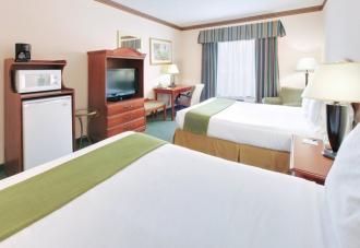 Holiday Inn Express & Suites C