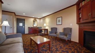 Best Western Cantebury Inn & Suites