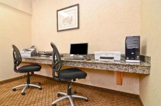 Best Western Plus Macomb Inn