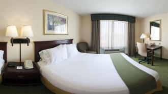 Holiday Inn Express & Suites I