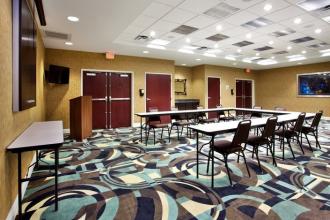 Holiday Inn Express & Suites P