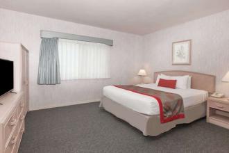 Ramada Limited Suites - Bakersfield