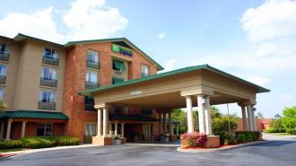 Holiday Inn Express & Suites B