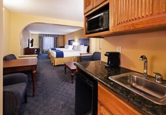 Holiday Inn Express & Suites C