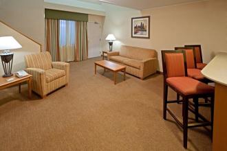 Holiday Inn Express & Suites Albany Airport - Wolf Road, an IHG Hotel