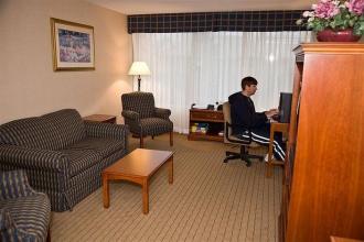 Holiday Inn Cleveland-Airport