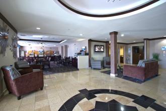 Holiday Inn Express & Suites B