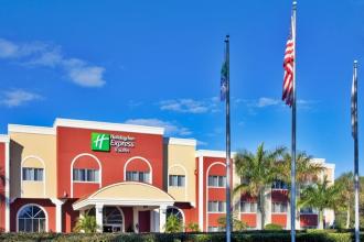 Holiday Inn Express & Suites B