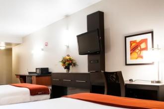 Holiday Inn Express & Suites P