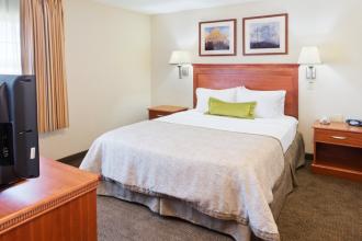 Candlewood Suites Medford