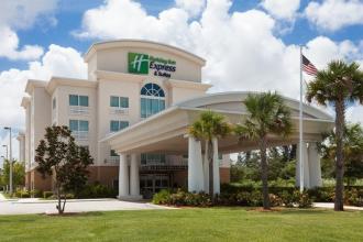 Holiday Inn Express & Suites F