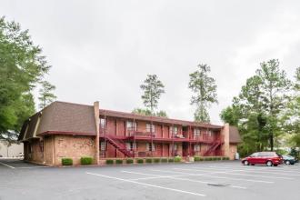 Econo Lodge Colonial