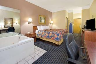 Days Inn by Wyndham Collinsville