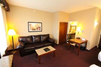 Best Western Plus Hannaford Inn & Suites