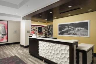 Hampton Inn and Suites Ocean City/Bayfront-Conv Ct