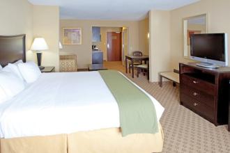 Holiday Inn Express & Suites C