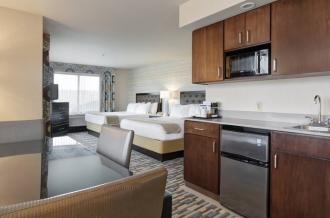 Holiday Inn Express & Suites W