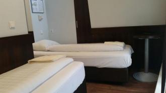 Budget Hotel Damrak Inn