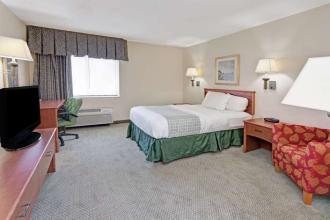 Baymont Inn & Suites Detroit A