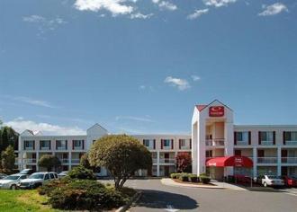 Econo Lodge & Suites