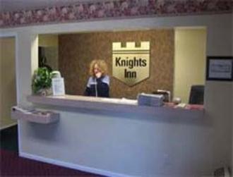 Knights Inn New Philadelphia