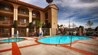 Best Western Plus Executive Inn & Suites