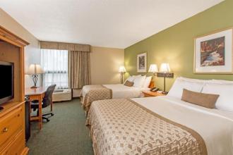 Ramada by Wyndham Sioux Falls Airport Hotel & Suites