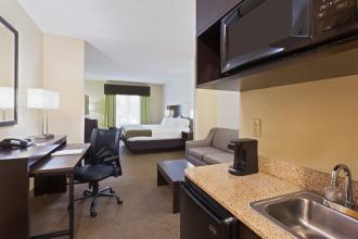 Holiday Inn Express & Suites Tampa