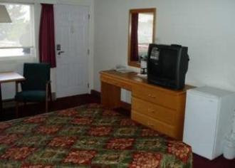 Econo Lodge Inn & Suites